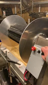 Video af 12 volt Munkebo Rusehaler i drift👍 I er velkommen til at se mere på www.garnhaler.dk, skrive en mail til info@garnhaler.dk eller ringe på mobil nr. 28925401 for mere info! | Munkebo Garnhaler Aps