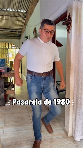 ElHombrefeliz1 on Instagram: "Parodia Últimas tendencias de la moda para reír. #Humor #comedia"