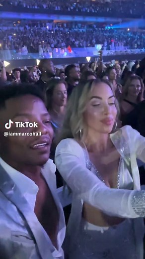 Beyonce said Look around everybody om mute look around its me and my crew BIG ENERGY!! 🤣💀 @Brooke Ashley Hall