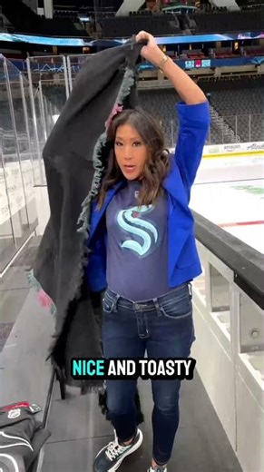 KING 5 gets fans ready for the Kraken season opener against the Anaheim Ducks