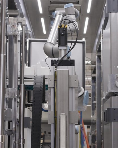 💬 There's no way we're going to use technology without force control, without safety 💬 Fred Parietti, co-founder and CEO of Multiply Labs, didn’t want traditional industrial robots. He wanted something more human-like. So, he chose collaborative robots with human-like performance. Check out the full case study here: http://urrobots.com/iWy | Universal Robots