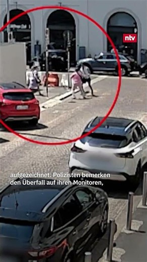 Robbers attack tourists - right in front of a police station | #ntv