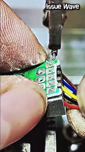 초정밀 전자 부품 납땜 가이드 및 와이어 연결 공정 #worker #process #engineering #tutorial #craft