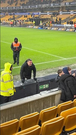 Wolves fan asks “Can I have your coat Rob” 😂