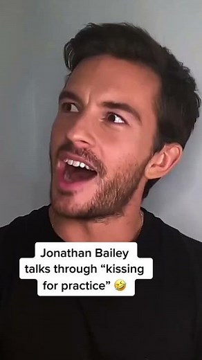Jonathan Bailey on "practice kissing" for 'Bridgerton'