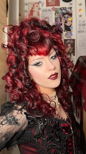 romantic goth makeup 🥀🖤 #romanticgoth #makeuptutorial #gothmakeup #altmakeup #hoodedeyes