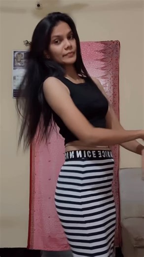 Soni Solapurkar on Instagram: "#solapuri_brand13 ❤️#🔝cha_vishay_💥⚜️ #trendingreels #dancer #sonisolapurkar"