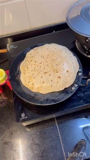 टम्म फुगलेली🤷‍♀️ #चपाती #पोळी #रोटी #sayali #chapati #youtubeshorts #shorts