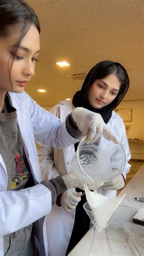 Arsun🪼 on Instagram: "Aspirin (acetylsalicylic acid) is a widely used NSAID that helps relieve mild to moderate pain, reduce fever, and decrease inflammation in conditions like headaches, muscle pain, arthritis, and menstrual cramps. At low doses, it is commonly prescribed to prevent heart attacks and strokes by thinning the blood and preventing platelet clumping, especially in people with cardiovascular risk. It is also used after heart procedures like stent placement, and in specific conditio