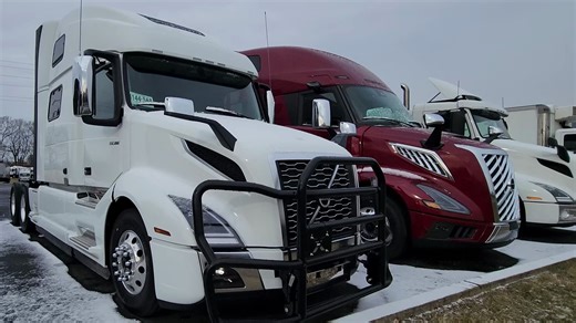 新款老款沃尔沃Volvo VNL 对比