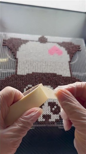 steps for making fluffy fuzzy perlerbeads pyssla panda خرز البيسلا مثلالقماش بإستخدام المنشف باندا