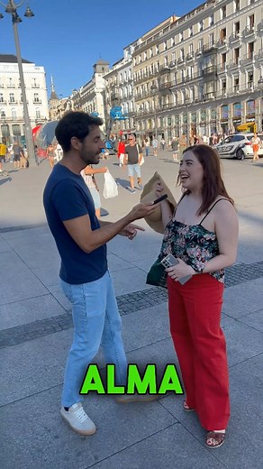 Te crees que es tuyo todo... Sigue la canción de Pocahontas Colores en el viento. Cantando por la calle. #pocahontas #coloresenelviento #cancionesinfantiles #siguelacanción #cantadoporlacalle #queopinanporlacalle | Carlosqueopinan