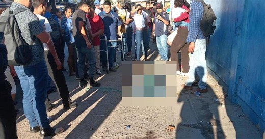 VIDEO: Pasajeros linchan a asaltante dentro de bus en SPS