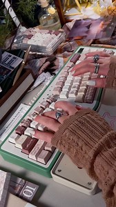 🌿 staralice aluminum mechanical keyboard 🤍 @kiiboom.official Phantom21 number pad, link in bio(5% off coupon: strawberryjam) 🌿 tipsy Keycap link in bio 🌿 @unikeyboardsofficial dragon linear switches link in bio, 7% off coupon：strawberryjam . . . . Is this your vibe? Getting addicted to keebs tapping sounds. Crazy obsessive satisfying keebs. #asmr #keyboardasmr #keyboard #customizedkeyboard #cutekeyboard #keyboardart#typing#assemble #typing #mechanicalkeyboard #keycaps #keyboardbuild | Xiao G