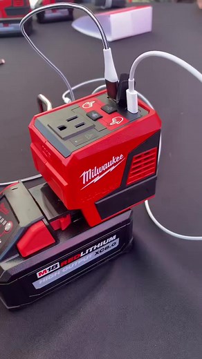 250K views · 1.8K reactions | Up to 75% Faster Device Recharging. M18™ TOP-OFF™ 175W Power Supply. Video Credit： B&Blawncare #MilwaukeeTool #NothingButHeavyDuty | Electrician musk | Facebook