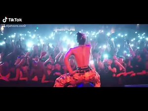 Xxxtentacion performance take a step back