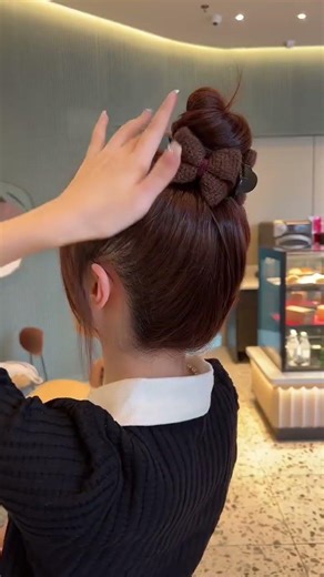 Cute, comfy, and made for everyday style 💕 #buublegirls #scrunchie #hairaccessories #buublestore