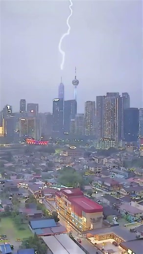 ⚡ Did lightning just hit Merdeka 118?!
