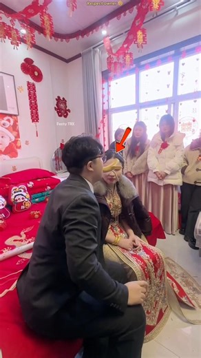 Shocking Chinese Wedding Ritual 😱🍌 | Groom’s Unique Tradition You Won’t Believe! #shots #facts