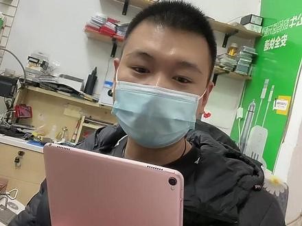 #苹果手机维修 iPadPRO A1701 自动重启 最后不开机 顾客说小孩子用的 避免不了摔 磕 碰 下面带大家一起盘它