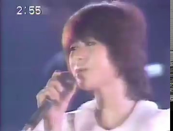 熱唱中の松田聖子さんを鉄パイプでボコボコにし失神させてしまった19歳の男さん「騒ぎを起こせば有名になれるwww」とのアタオカ行動だったが松田聖子親衛隊にあえなく取り押さえられてしまう☺️