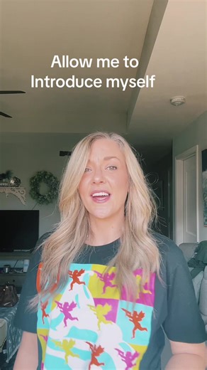 Meet Julie Ann: A Midwest Girlie's Introduction