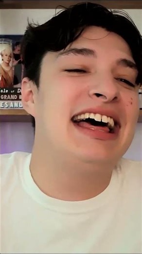 Mark Addy has an epic prop from his time on Games Of Thrones ⚔️