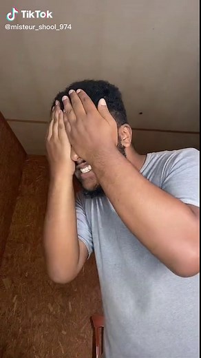 C’est 100million quand même 😏#drole #foryou #humour #fyp #pourtoii