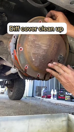 Quickly clean your differential cover. Dana Jeep. _autorepair_jeep_differential_diff_short reel #viralreelsシ #foryoupageシ #tips #CarMechanic #tricks #automotive #automobile #everyone | Lexus repair