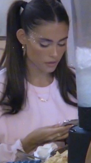 Beautiful Moments with Madison Beer and Isabella Jones