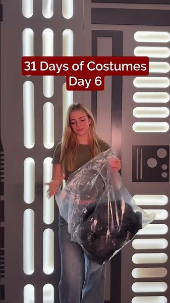 Day 6 of 31 Days of Halloween Costumes 👽