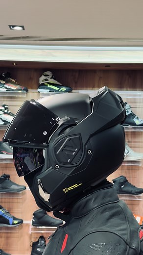 Exploring Modern Motorcycle Helmets and Accessories