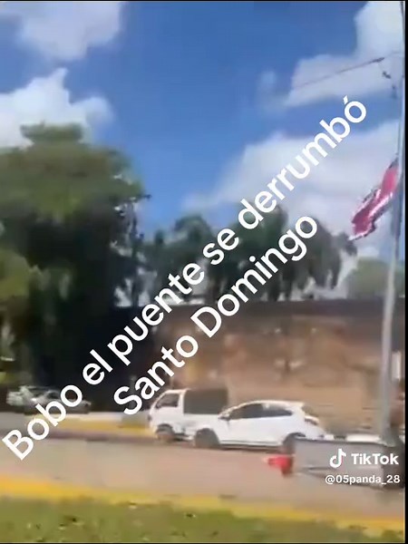 Derrumbe del Puente Flotante en Santo Domingo
