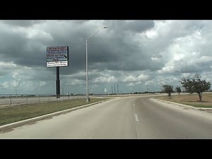 DONNA, TEXAS, USA - RIO BRAVO, MEXICO BORDER CROSSING