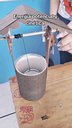 Maquetas de Energía Potencial y Cinética por Alumnos