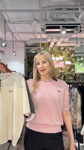 ЖІНОЧИЙ ОДЯГ, ДНІПРО 💕Belle💕 4 поверх, ТК ПАССАЖ on Instagram: "КРАСУНІ💕 НАША СУПЕР НОВИНКА ДЛЯ СВЯТ ТА НАСТРОЮ🥰 ✅ПРИЄМНА ✅ПРИВАБЛИВА S - L 🔺3055 грн. ✅ Є ОБМІН І ПОВЕРНЕННЯ ✅ ✅ДЛЯ ЗАМОВЛЕННЯ ПИШІТЬ У ДИРЕКТ. ✅ВІДПРАВИМО НОВОЮ ПОШТОЮ 1-2 ДНІ. ✅ЧЕКАЄМО В Belle🌿 ПАССАЖ 4 ПОВЕРХ. Модель Еліна - зріст 1,73 ОГ 86 ОТ 71-72 ОС 93 РОЗМІР: S #жіночийодяг #джинси #палаццо #моми #скіні #жакет #пальто #куртка #верхнійодяг #светр #футболка #спідниця #діловийкостюм #сукня #коктельнасукня #лосини #шорти