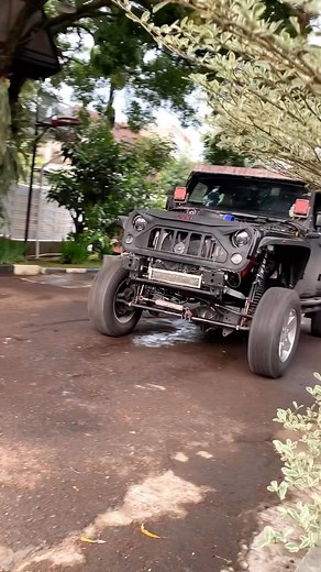 Jeep JK Hemi Swap. The superb project ⏰⏱️⌚️⏳⌛️ Match with the song title - love is a long road Because this project is the most way out of our timeline. The handicaps are came by one by one and the lack of parts is just making it worse. Our first work order are make engine and transmission wiring harness. It was finished and engine was successfully started and idling on April 2023 while struggling with the supercharger serpentine belt miss alignment and we have to deal with chassis power distrib