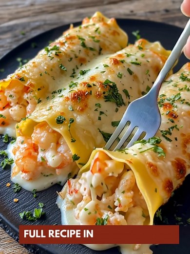 The ultimate creamy seafood pasta for your next cozy night in! 📝 Ingredients : 8 jumbo pasta shells or manicotti tubes 1 cup cooked shrimp, chopped 1/2 cup ricotta cheese 1/2 cup shredded mozzarella | Tasty Home Recipes