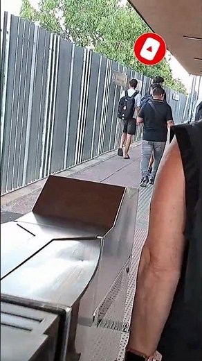 📍🚉 Sant Adrià de Besòs – Estació St. Adrià Walk Tour Barcelona 🌆 #Shorts