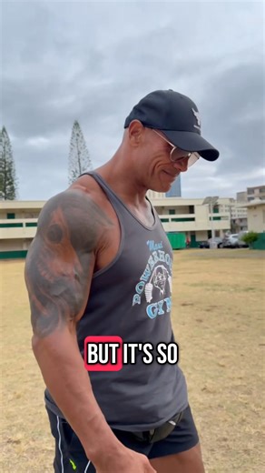 Loved taking a quiet walk around my scholastic stomping grounds back home here in Honolulu - Washington Middle School 🦅 Not much has changed, but yet.. so much has changed. Walking around here, immediately took me back to a time where I was this tall, lanky, pimply 13 year old kid who really tried to do the right things, but getting in trouble all over town and chasing girls seemed to be my daily passions 🤣 We all grow up, and life gets crazy. I feel like we all need these kinds of “reflective