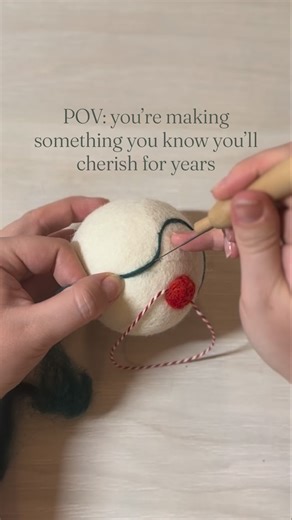 It’s getting colder which means our Felted Ball Ornaments are getting excited to be made! Ok, we might be really excited to make some more too 🤭 Get the kit at our website through the link 😘 • • • #diy #handmade #felting | Plum Diddle