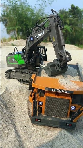 Yigong Excavator Master Loading! 🤯 Mini Dump Truck #rctruck #automobile #excavator #dumptruck