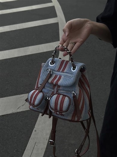 コストパフォーマンスが超高いリュックサックのおすすめ。キュートで万能コーディネートに合います。#着回しです #バッグです #着こなし #バッグの中身 #バッグ紹介