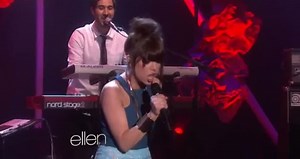 The Ellen Show Carly Rae Jepsen Performs This Kiss