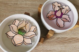 Une fleur qui s'ouvre dans l'eau : l'expérience facile qui émerveille les enfants