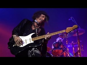 Fans Worried About Aerosmith Guitarist Joe Perry After Concert Video Surfaces