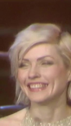 Performing to 18,000 people 💁🏼‍♀️😬 #Blondie #blondieofficial #Tour