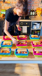 4.4M views · 4.2K reactions | Bunch of lunch boxes by mommy foxes! Meal prep in hurry: | 5-Minute Crafts | Facebook