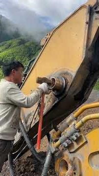 Replace a new pin #construction caterpillar #excavator #automobile #machine