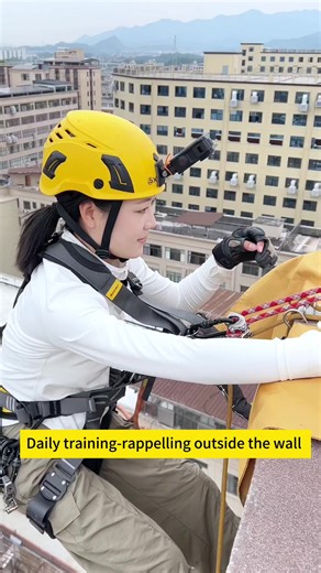 Daily training - rappelling outside the wall #ropeaccess #reels #trending #xinda #outdoorequipment #descenders #xindah5 #workingatheights